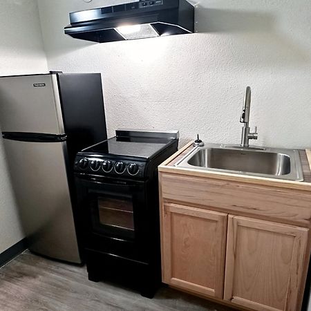 Studio City Suites, A Travelodge By Wyndham テクサーカナ エクステリア 写真