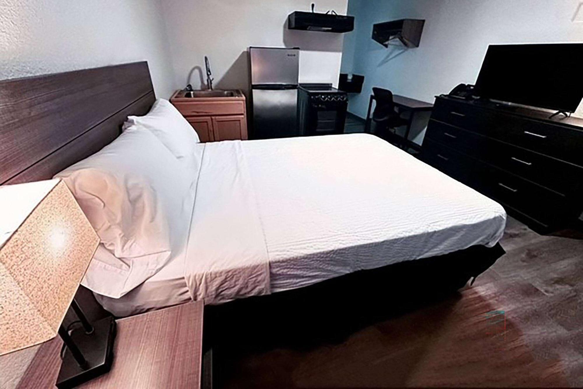 Studio City Suites, A Travelodge By Wyndham テクサーカナ エクステリア 写真