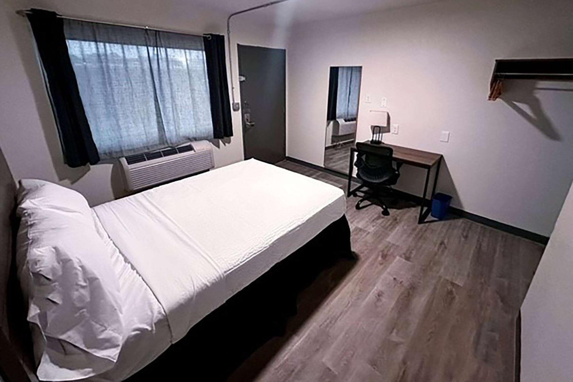 Studio City Suites, A Travelodge By Wyndham テクサーカナ エクステリア 写真