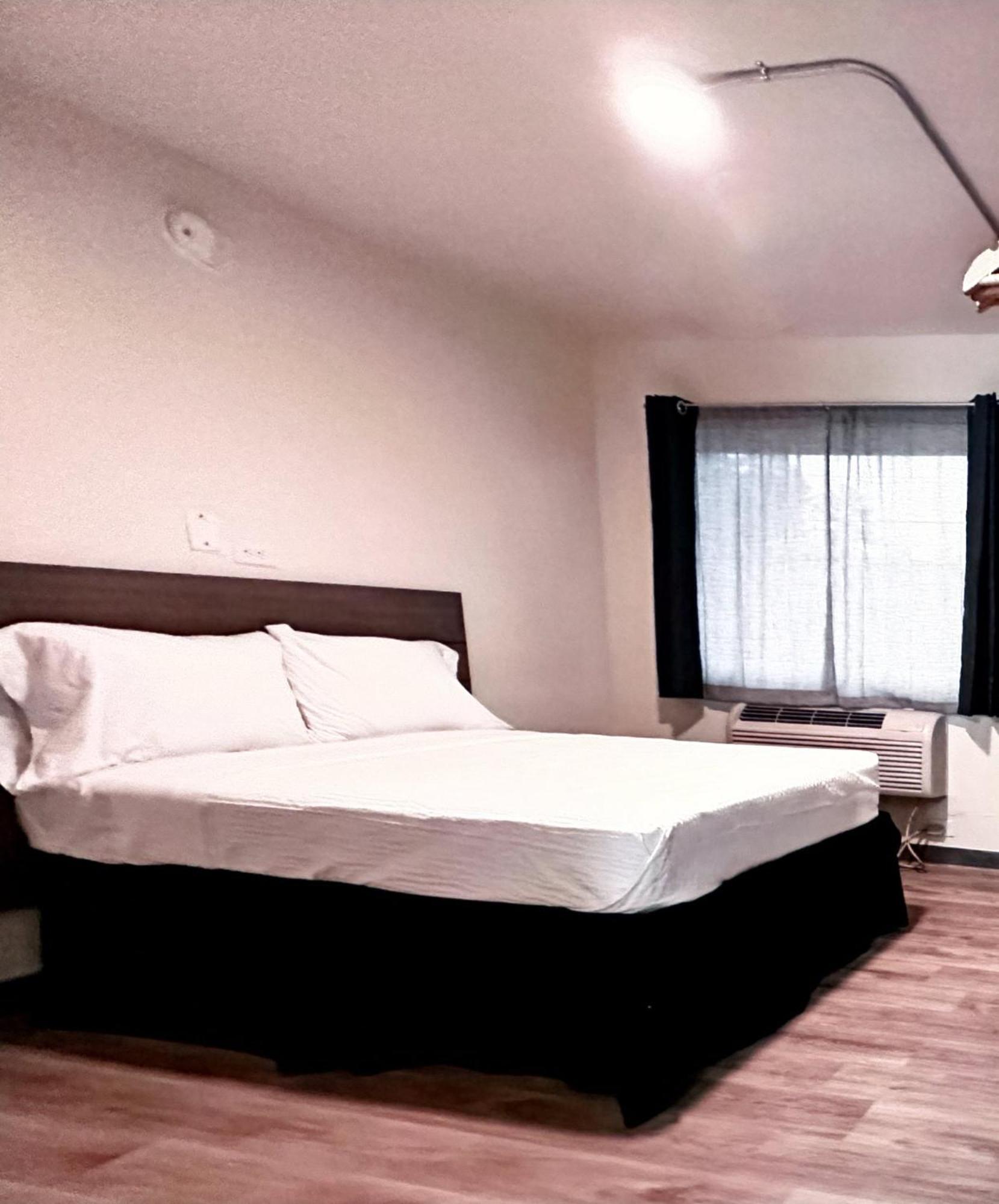 Studio City Suites, A Travelodge By Wyndham テクサーカナ エクステリア 写真